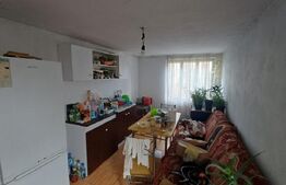 Casa de vanzare, la strada principala, zona ARCANI 