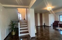 Casa de vanzare, 4 camere, 200 mp, zona centrala - Primaverii