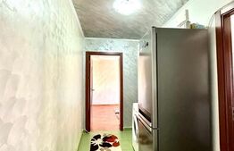 Apartament 3 camere, etaj 1, zona Teilor