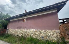 Casa de vanzare, 3 camere, 80 mp + teren de 2.077 mp - Curtisoara