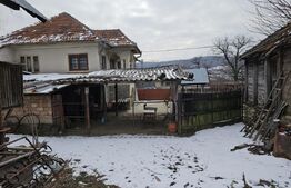 Casa plan parter plus etaj cu 3 camere, 158 mp si 6300 mp teren, zona Balcesti