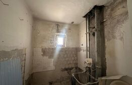 Apartament 3 camere, decomangdat, zona 8 Mai 