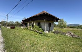 Teren 2000 mp și casa bătrânească, zona Pestisani 
