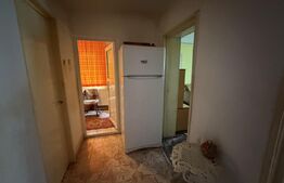 Apartament 3 camere, etaj 2, zona Plopilor