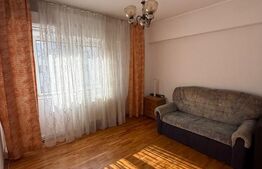 Apartament 3 camere, Decomandat, Zona Mall, Etajul 2