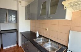 Apartament 3 camere, decomandat, Zona 9 Mai, Et 2