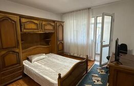 Apartament 3 camere, decomandat, Zona 9 Mai, Et 2