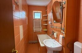 Apartament 3 camere, decomandat, Zona 9 Mai, Et 2