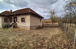 Casă bătrânească și teren intravilan Polovragi