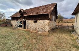 Casă bătrânească și teren intravilan Polovragi
