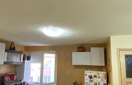 Apartament cu 3 camere, 90 mp, decomandat, Rovinari