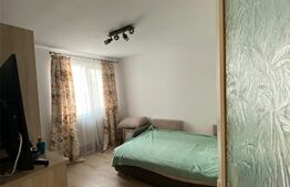 Apartament cu 3 camere, 90 mp, decomandat, Rovinari