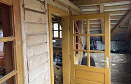 Casa de vacanta, 96 mp utili, teren cu 1500 mp, Livezeni