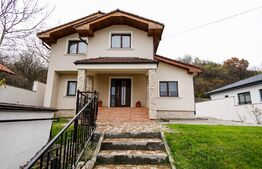 Vila cu 4 camera, 105 mp utili, 1100 mp teren, Corunca