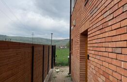 Imobil de locuit cu atelier de ceramica