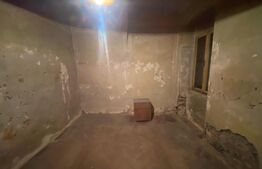 Apartament 2 camere, 45 mp, parter, decomandat, tavan înalt, Piața Trandafirilor