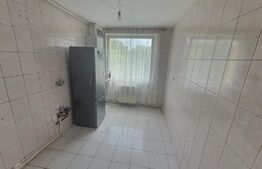 Apartament cu 3 camere, 64 mp, decomandat, Aleea Carpati 