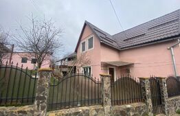 Casa in Sancraiu de Mures, pe str. Principala