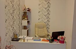 Spatiu Comercial Salon de infrumusetare 70 mp 3 camere , decomandat 