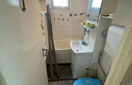 Apartament cu 3 camere, etaj intermediar, zona Dambu