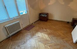 Apartament cu 3 camere, etaj intermediar, zona Dambu