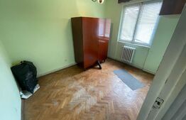 Apartament cu 3 camere, etaj intermediar, zona Dambu