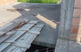 Teren cu casa in constructie,600 mp,Sangeorgiu de Mures