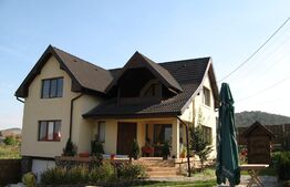 Casa cu 3 camere, 110 mp utili, 800 mp teren