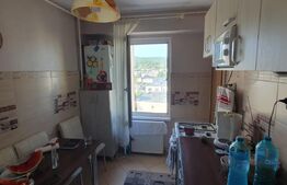 Apartament 3 camere, etaj intermediar, 70 mp, zona Tudor