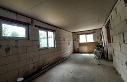 Doua case de vanzare pe un teren, Acatari