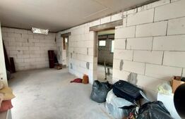 Doua case de vanzare pe un teren, Acatari