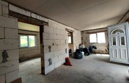 Doua case de vanzare pe un teren, Acatari