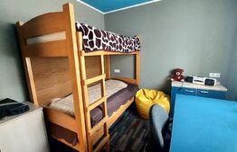 Doua case de vanzare pe un teren, Acatari