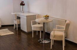 Casa 4 camere, 500mp, cartierul Livezeni