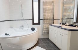 Casa 4 camere, 500mp, cartierul Livezeni