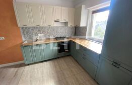Apartament cu 3 camere, 77 mp, zona 7 Noiembrie