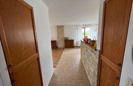 Casa cu etaj, 5 dormitoare, 230 mp, 600 mp suprafață teren, Corunca