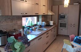 Casa cu 3 camere, 170mp, zona Livezeni