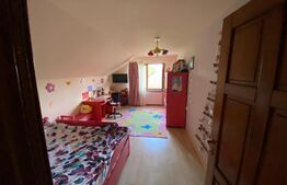 Casa cu 3 camere, 240mp, zona Sangeorgiu