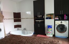 Casa cu 5 camere,300 mp utili,2000 mp teren, in Cerghid