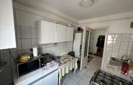 Apartament 3 camere, etaj intermediar, 58 mp, Luduș