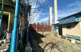 Casa cu 2 camere, 100 mp, teren 400 mp, zona pod Unirii