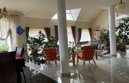 Casa cu 5 camere, 386 mp, Sangeorgiu de Mures, zona Apollo Spa