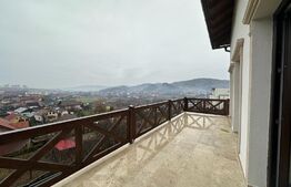 Casa cu 3 camere, 500 mp, zona Corunca