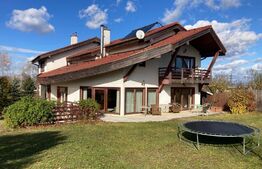 Casă de vânzare de 380mp utili și 3500 mp teren în Sângeorgiu de Mureș