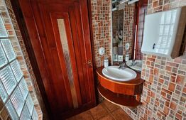 Casă de vânzare de 380mp utili și 3500 mp teren în Sângeorgiu de Mureș