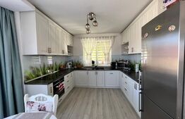 Casa cu 4 camere, 180mp, Corunca