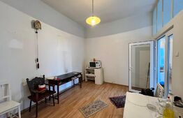 Casa cu 3 camere, 78mp, zona centrala