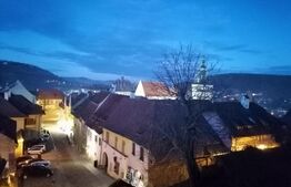 Casa 4 camere, 98 mp, in Cetatea Sighisoarei