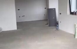 Casa pe un nivel, 110 mp utili, curte privată-Corunca